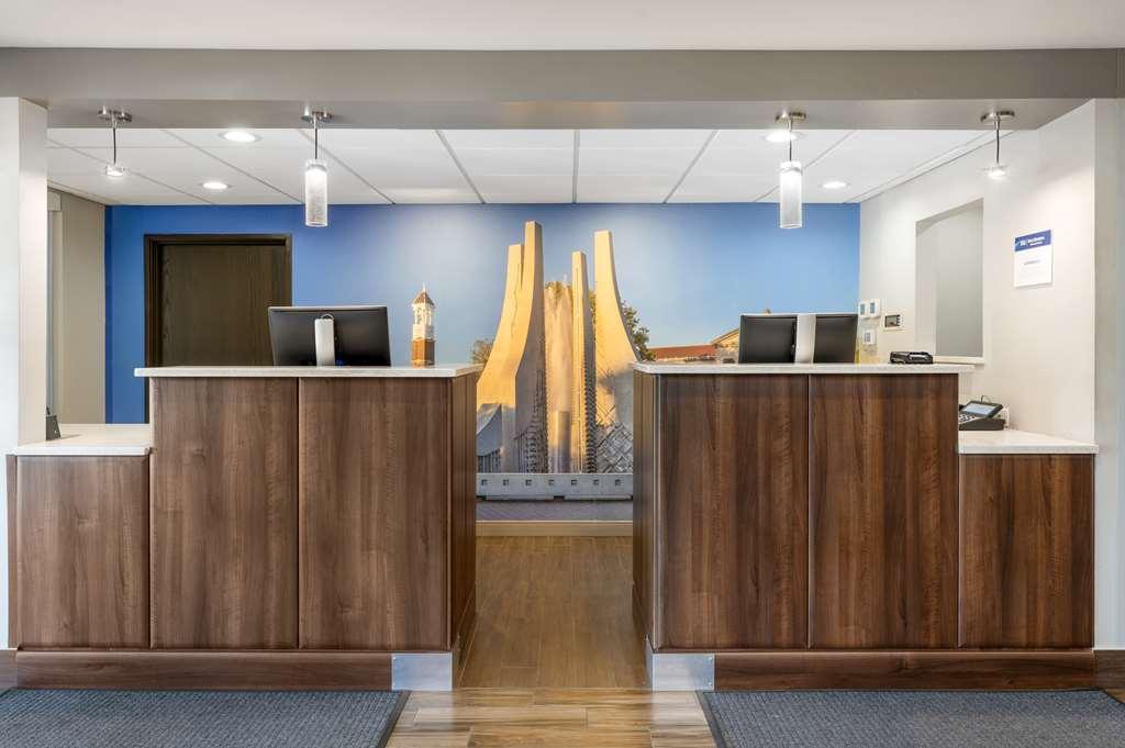 Best Western Plus Lafayette Hotel University Area מראה פנימי תמונה